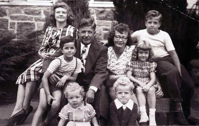 Kohr Brothers Frozen Custard, family portrait